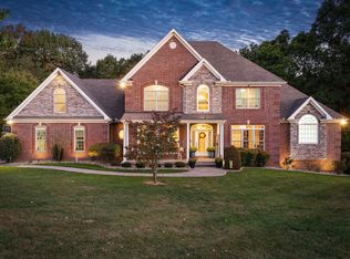 1205 Loop Dr, Pleasant View, TN 37146