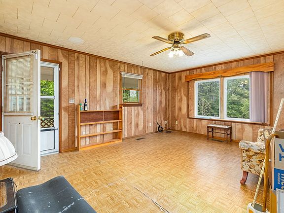 4th image of 3537 Hardy Rd