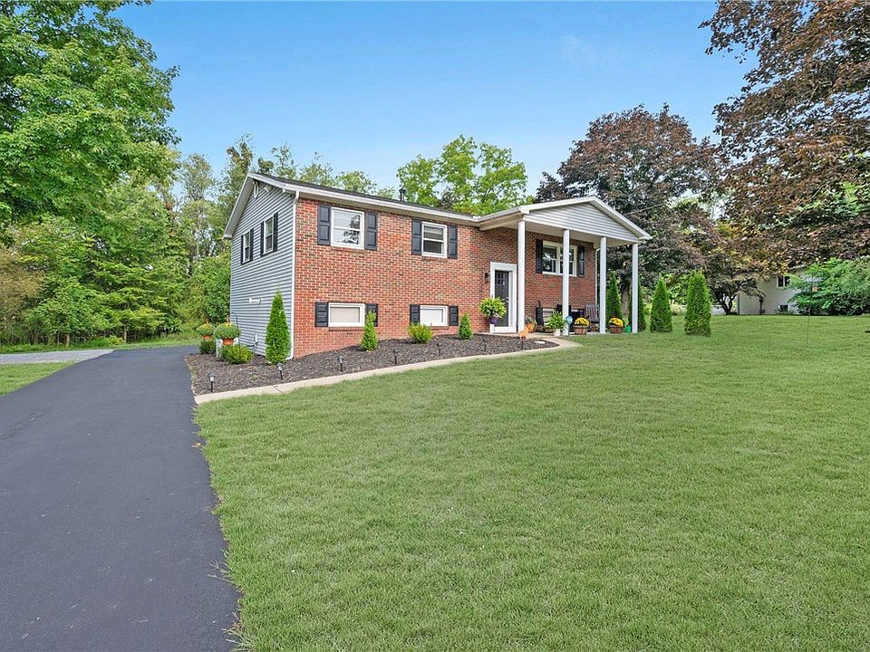 1st image of 4 Manorview Dr