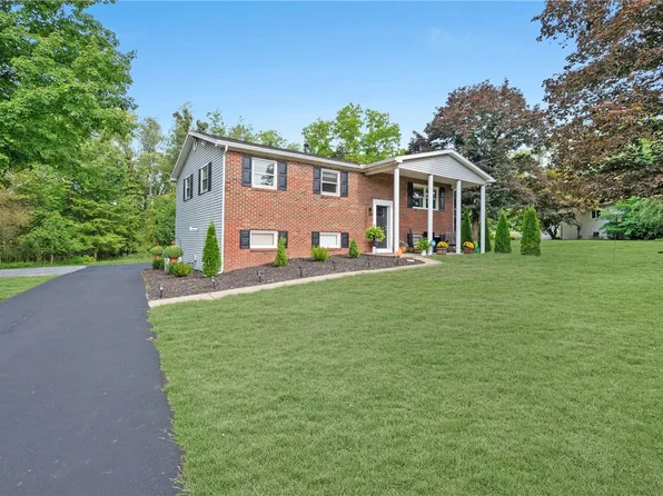 4 Manorview Dr, Greenville, PA 16125