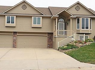 708 Buena Vista Dr, Raymore, MO 64083