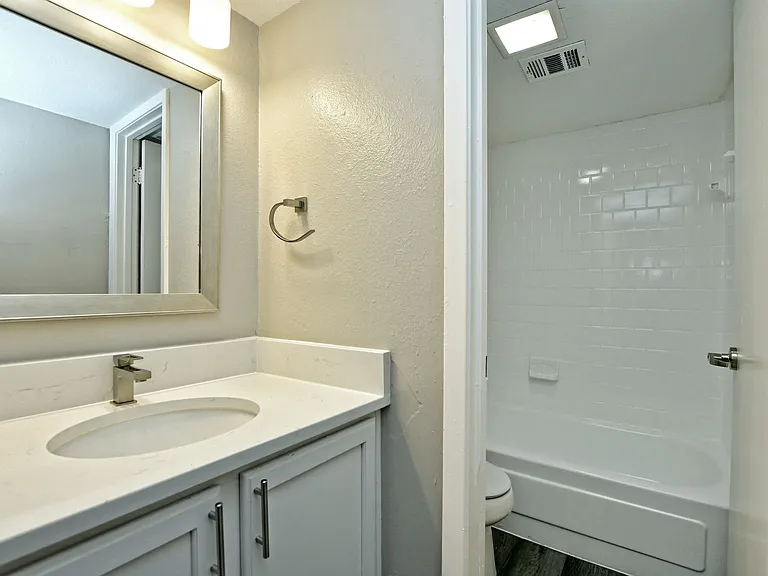 Sandpiper Apartments — Photo 51