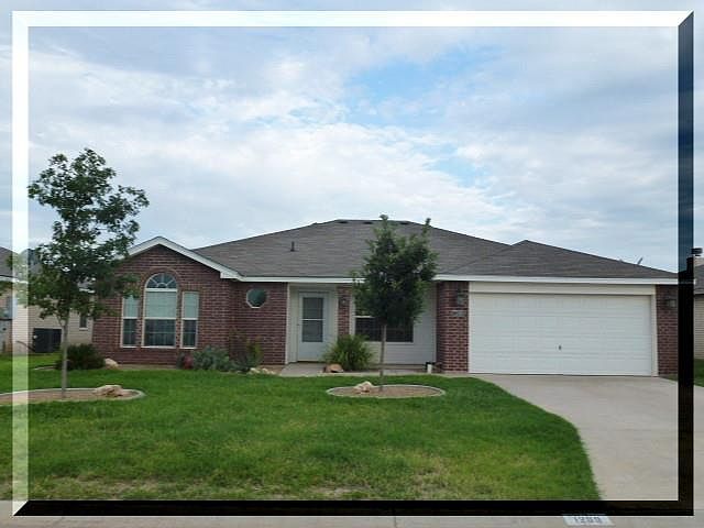 1st image of 1209 Wallace Ln