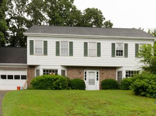 1416 Manchester Ct, Lilburn, GA 30047