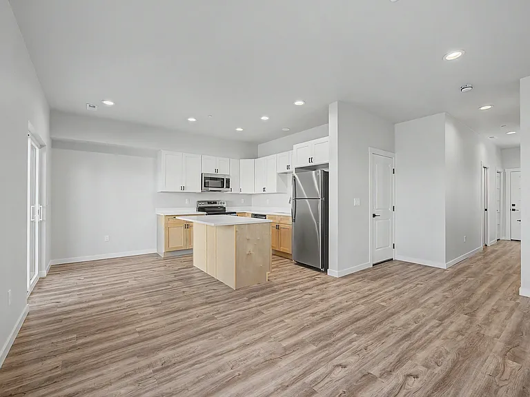1311 NE 2nd Ave #1-5 — Photo 4
