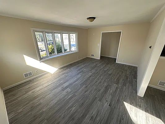 4th image of 25 Beach Channel Dr #7