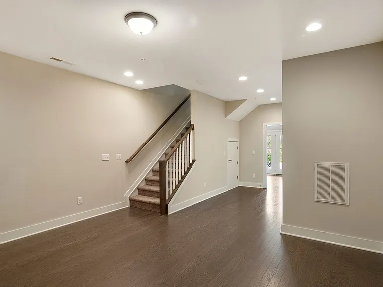 2801 Wilshire Hill Dr #107 — Photo 18
