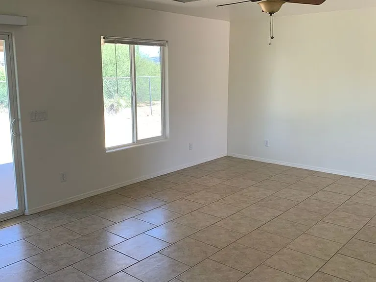 4552 E Ghost Rider Way — Photo 2