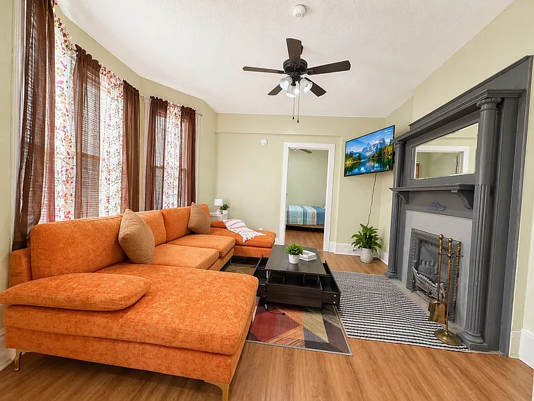 1817 Ontario Ave #1 — Photo 6