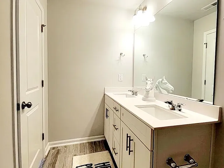 130 Millennium Dr — Photo 15