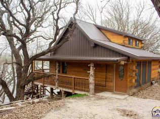 424 E Flint Hills Dr, Alma, KS 66401