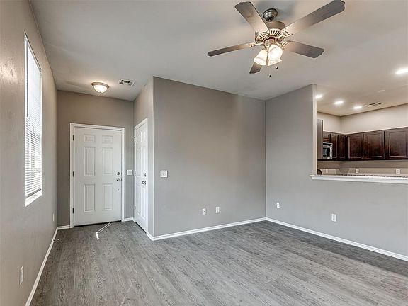 5th image of 122 Ashley Dr #120 & 122