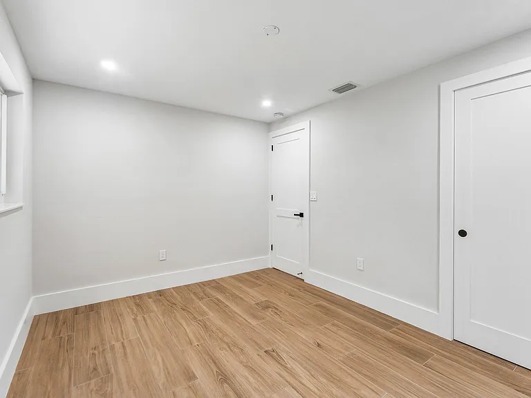 945 Westwind Dr — Photo 22