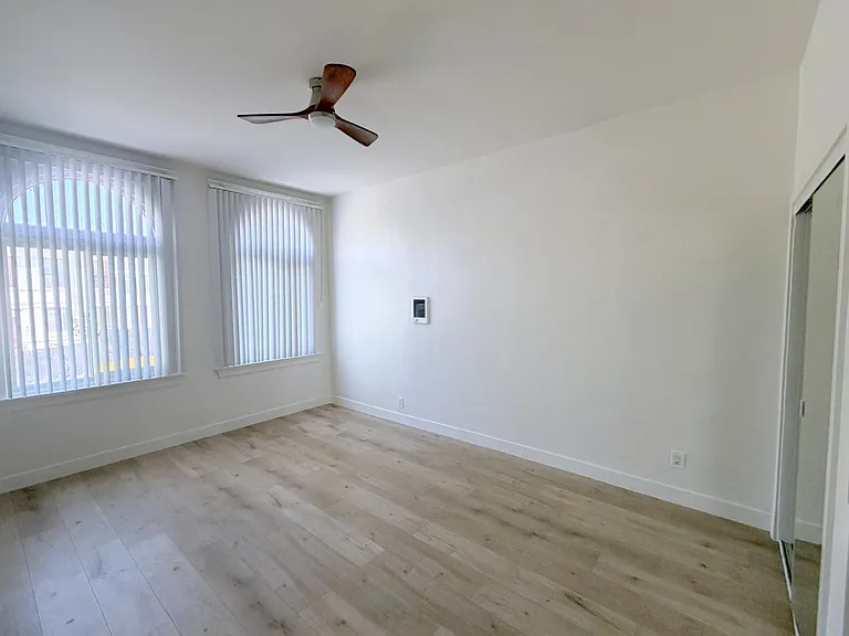 2345 Lincoln Park — Photo 36