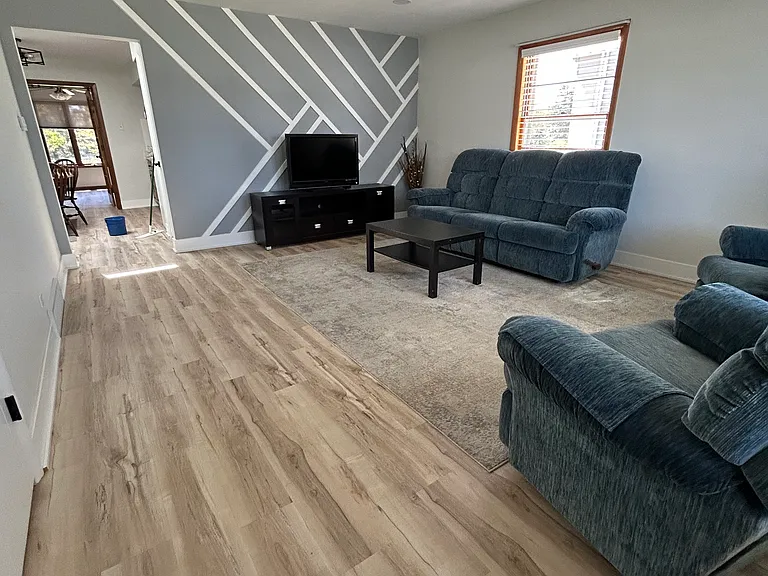 548 South St — Photo 2