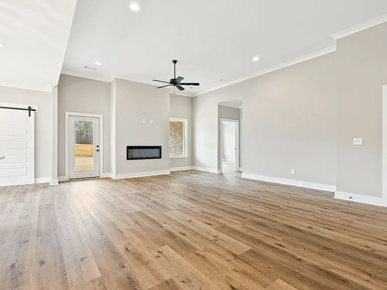 1743 Hanson St — Photo 3