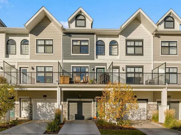 139 E Les Jardins Park SE, Calgary, AB T2C 5V3