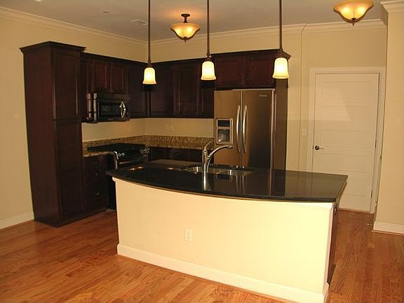 4th image of 404 NE 2nd St