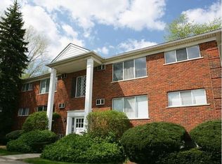 Elmwood Manor Apartments, Clawson, MI 48017