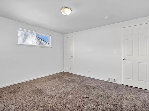 3rd image of 3004-3006 Cromwell Dr #A006bd5b3