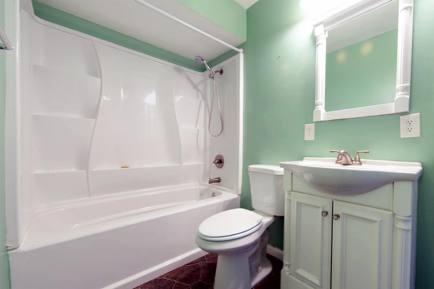 3 bed, 2.0 bath, 2016 sqft, $2,300 — Photo 4