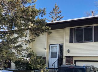 935 Greenhaven Dr, Vadnais Heights, MN 55127