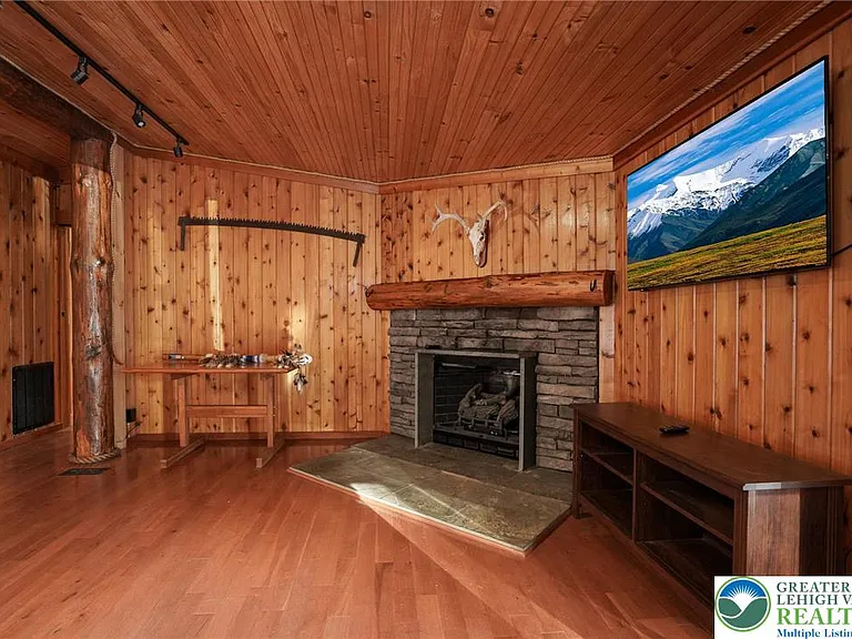 371 Green Tree Dr — Photo 15