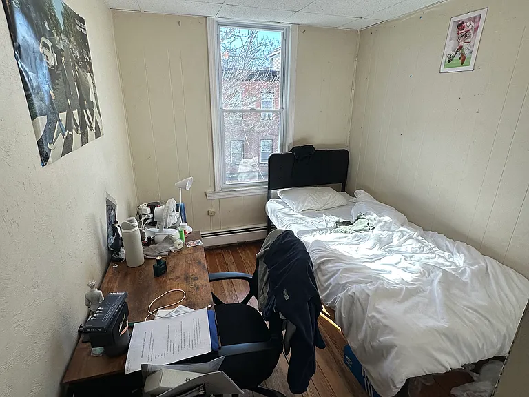 114 Everett St #3 — Photo 4