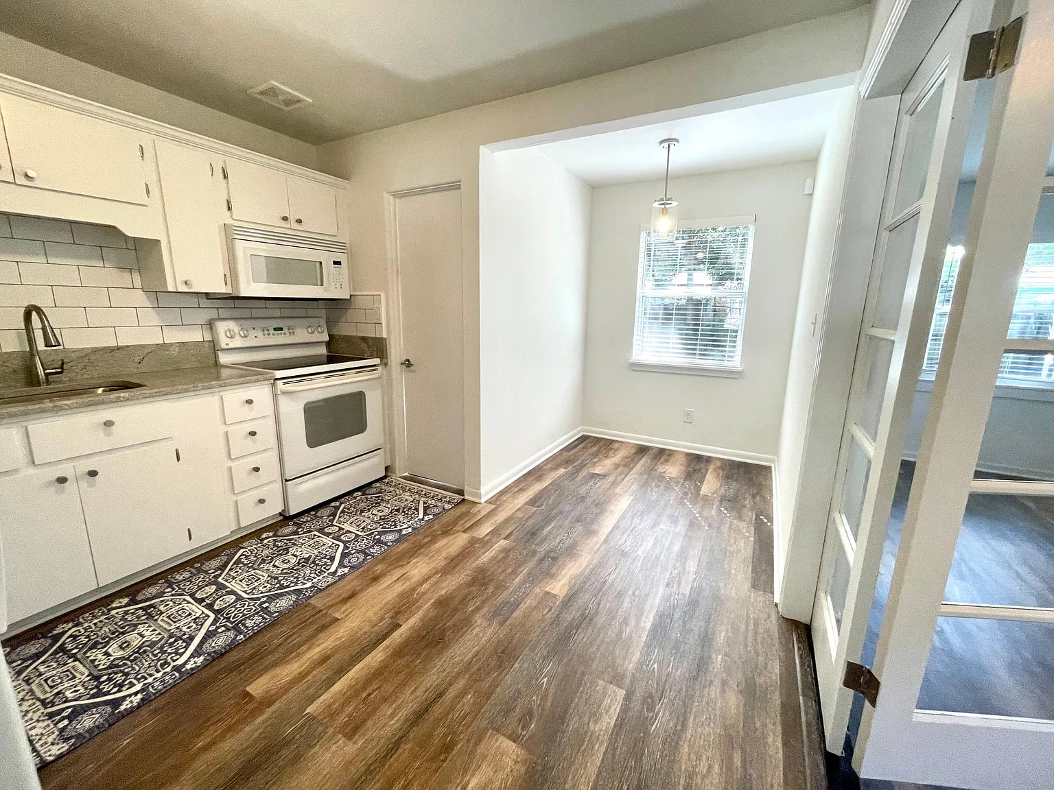 4746 Yarmouth Ave S — Photo 2