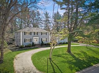 5 Landau Ln, Andover, MA 01810