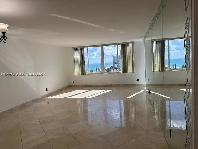5401 Collins Ave #1512 — Photo 20