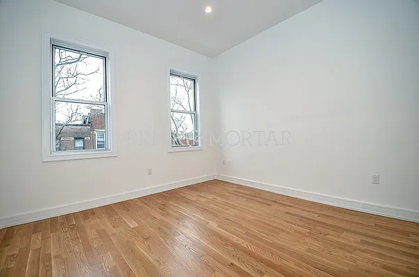 Rented by Brick&Mortar | media 7