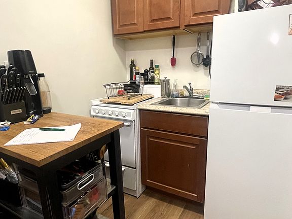 3rd image of 416 E 85th St APT 2C