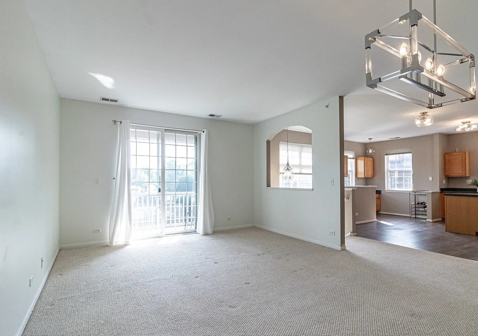 2 bed, 1573 sqft, $2,600 — Photo 4