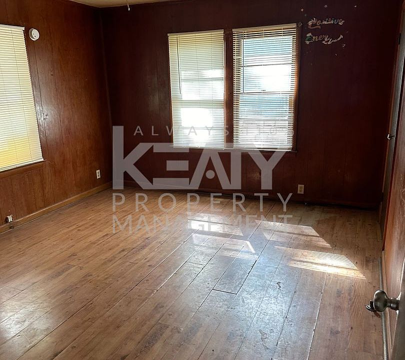 1st image of 518 1/2 E Clay St