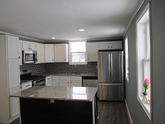 2nd image of 301 Gilbert Ter