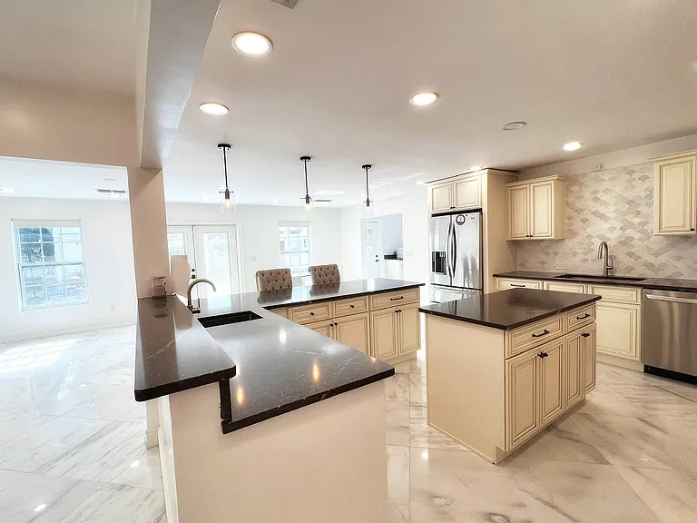974 Pinelli St — Photo 12