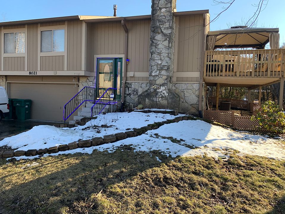 1st image of 8021 Sunfield Ct