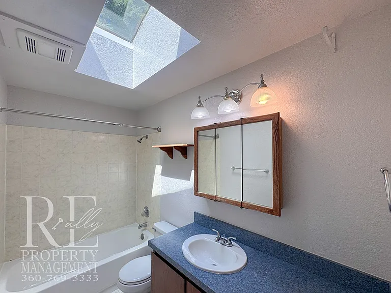 7611 Oak Park Dr NW — Photo 15
