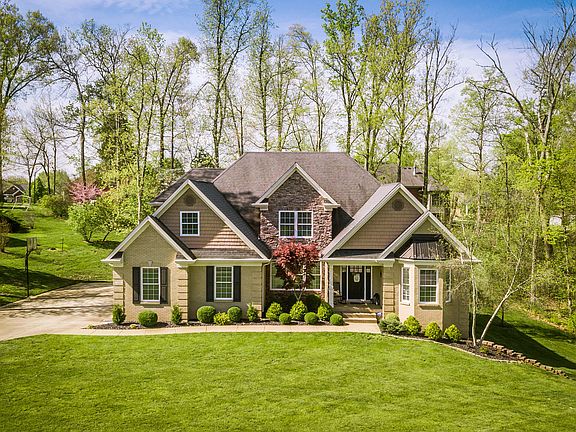 3rd image of 171 Princess Ct