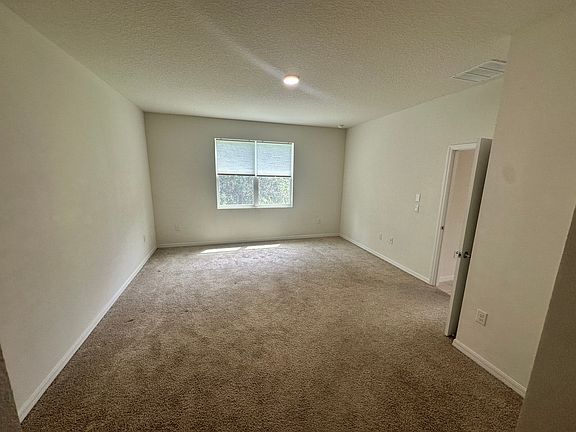 5th image of 1052 Manzanar Pl