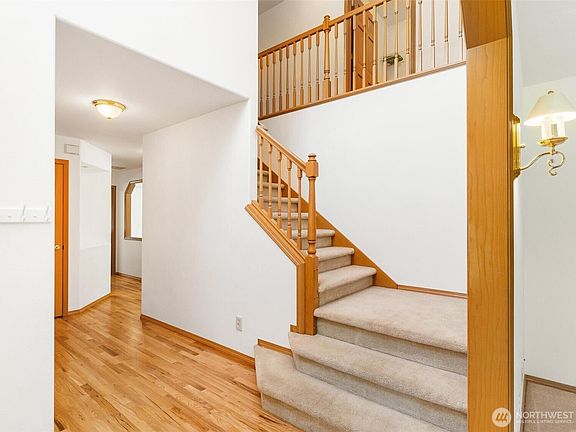 3rd image of 23215 37th Avenue NE