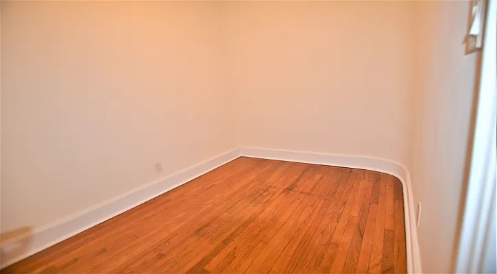 Rented by Manhattan Realty Group | media 13