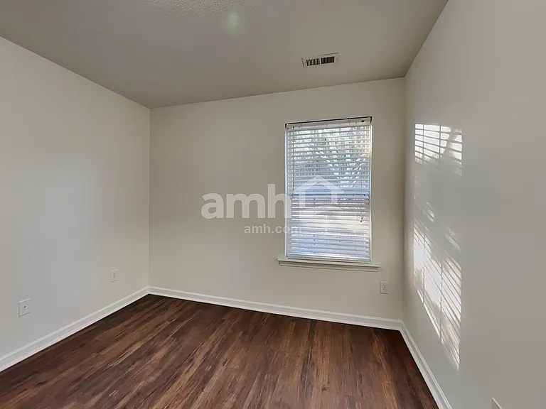 201 Cassidy Ct — Photo 17