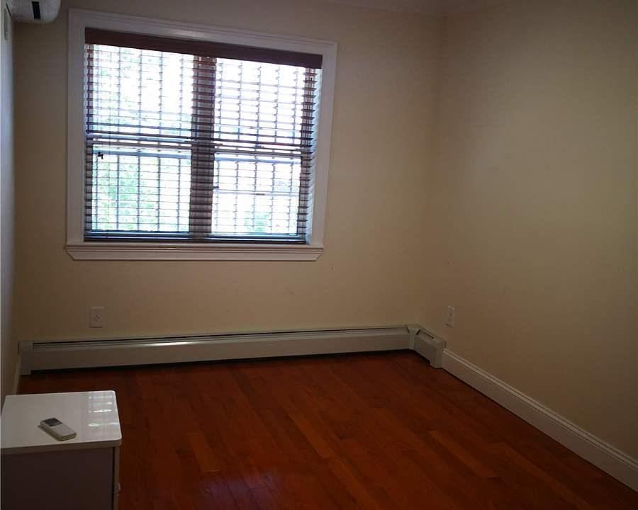 2nd image of 15042 77th Rd