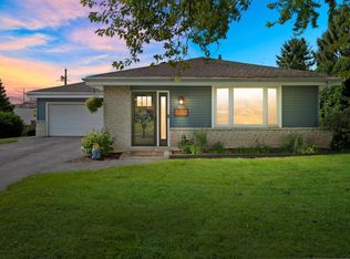 N94W16667 Cumberland Rd, Menomonee Falls, WI 53051