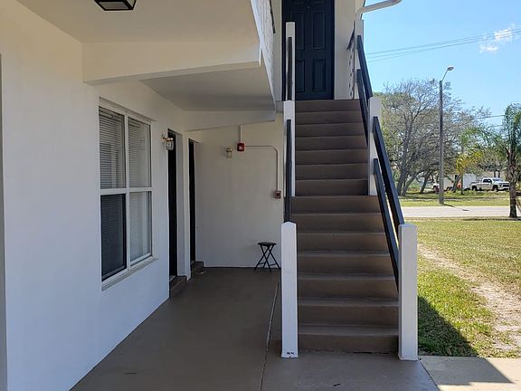 4th image of 1440 Parkway Dr APT 12A