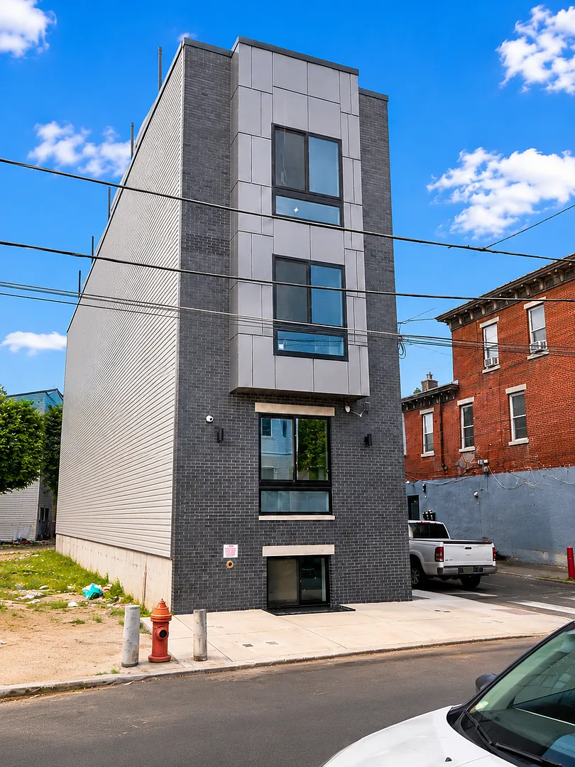 122 E Cumberland St — Photo 2