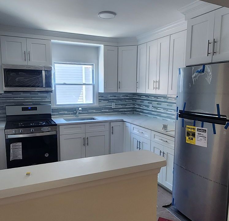 1st image of 14549 222nd St Floor 2