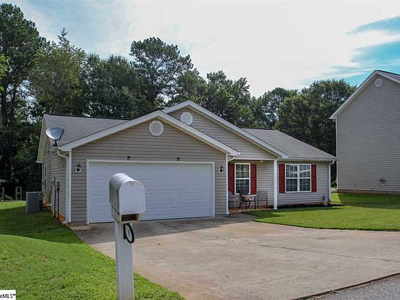 3rd image of 8 Dillingham Ct